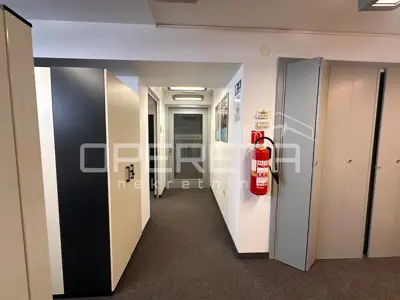 Gewerbefläche 253 m², Split Trstenik, sicher und gepflegt - 15