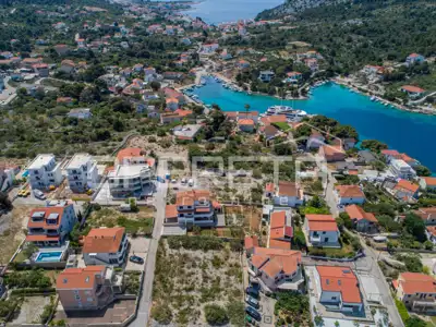 Baugrundstück 1.445 m², Ražanj - freier Meerblick - 2