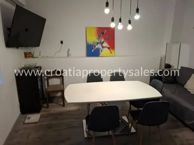 Kuća 39 m², Kaštela - dva apartmana i pogled na more