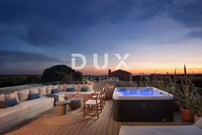 Villa 270 m², Tinjan - Meerblick und beheizter Pool