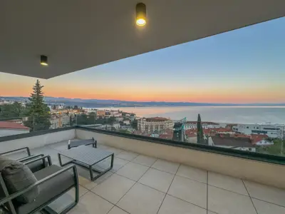 OPATIJA, ZENTRUM - exklusives Penthouse mit Blick, Pool und Garage - 16
