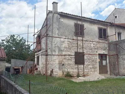 Kamena kuća 94 m², Barban - okućnica za renovaciju