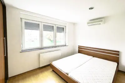 Stan 72 m², Sigečica - 2 spavaće sobe, open space - 3