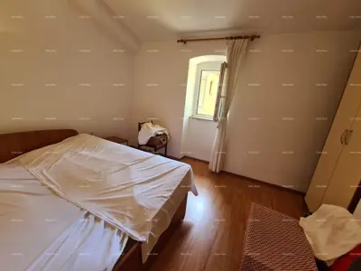 Prodaja kuće 273 m², sa dvorištem i velikim zemljištem, Barban - 15