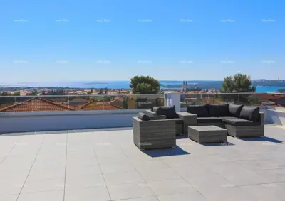 Villa 340 m², Medulin - Meerblick und beheizter Pool