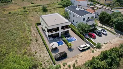Kuća 528 m², Privlaka - novogradnja s bazenom