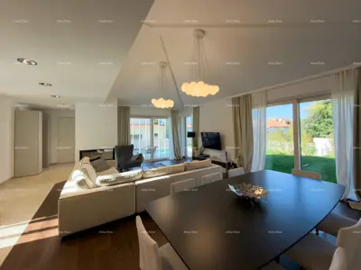 New construction, modern house with a pool! - 10