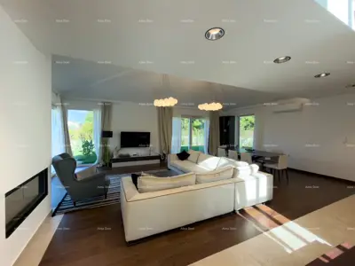 New construction, modern house with a pool! - 8