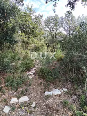 Poljoprivredno zemljište, Peroj - 3.346 m², ograđeno suhozidom - 5