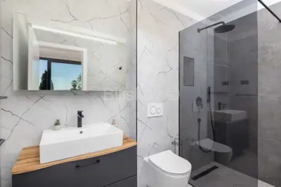 Dvojna kuća 230 m², Kaštel Kambelovac, 100 m od plaže - 12