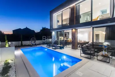 Dvojna kuća 230 m², Kaštel Kambelovac, 100 m od plaže - 15