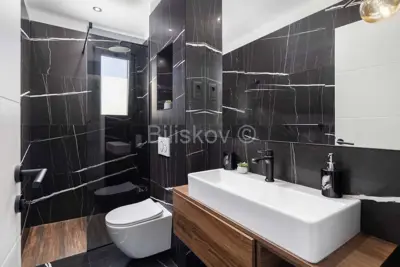 Dvojna kuća 230 m², Kaštel Kambelovac, 100 m od plaže - 13