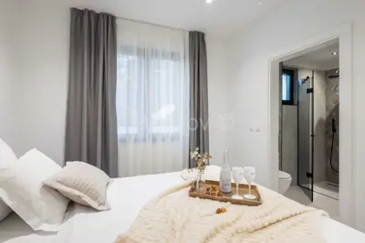 Dvojna kuća 230 m², Kaštel Kambelovac, 100 m od plaže - 9