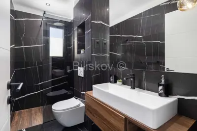 Doppelhaushälfte 230 m², Kaštel Kambelovac, 100 m von der Strand entfernt - 13