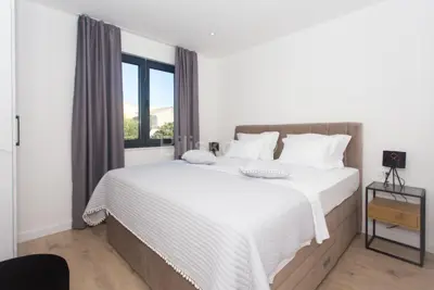 Doppelhaushälfte 230 m², Kaštel Kambelovac, 100 m von der Strand entfernt - 10