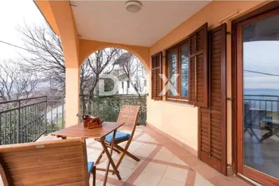 Haus 220 m², Klenovica - 11 Zimmer und 5 Badezimmer