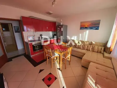 Haus 220 m², Klenovica - 11 Zimmer und 5 Badezimmer - 5