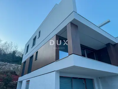 House 280 m², Lovran - panoramic sea view - 14