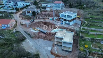 House 280 m², Lovran - panoramic sea view - 10