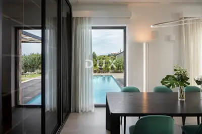 Villa 360 m², Bale - designer interior and heated pool - 15