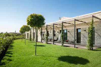 Villa 360 m², Bale - designer interior and heated pool - 6