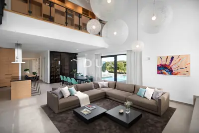 Villa 360 m², Bale - designer interior and heated pool - 14