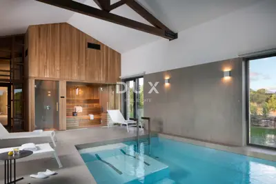 Villa 360 m², Bale - designer interior and heated pool - 9
