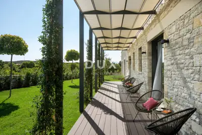 Villa 360 m², Bale - designer interior and heated pool - 7