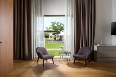 Villa 360 m², Bale - designer interior and heated pool - 22