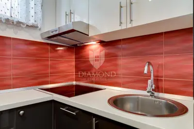 Apartmenthaus 450 m², Busoler Pula - Pool und Parkplatz - 7