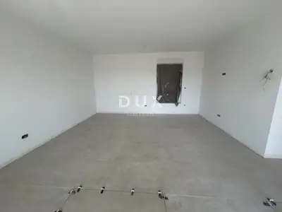 Šibenik, Vodice, zadnji kat, 93 m² privatne krovne terase, pogled na m - 7