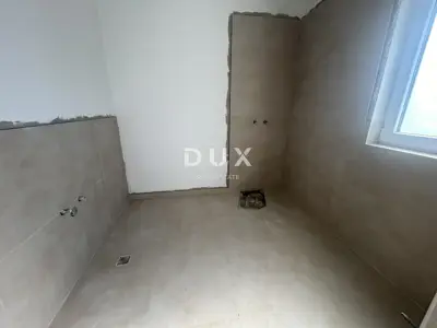 Šibenik, Vodice, zadnji kat, 93 m² privatne krovne terase, pogled na m - 9