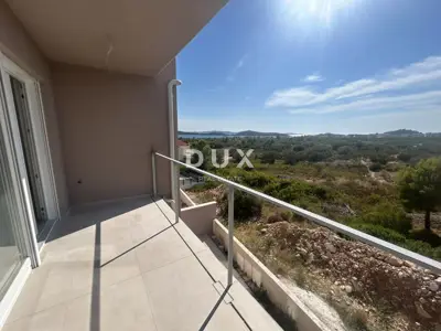 Šibenik, Vodice, zadnji kat, 93 m² privatne krovne terase, pogled na m - 6