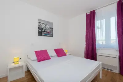 Apartment 49 m², Peroj - shared pool and garden area - 14