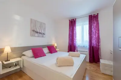 Apartment 49 m², Peroj - shared pool and garden area - 15
