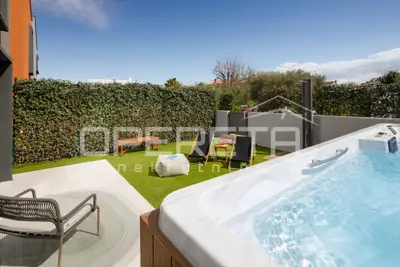 House 82 m², Poreč - sea view - 2