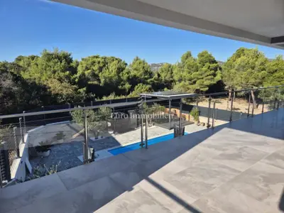 Vila u Pirovcu, bazen i mirna lokacija - 19