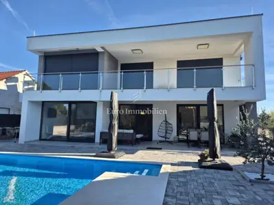 Villa in Pirovac, pool and quiet location