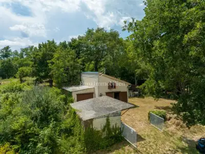 Kuća 82 m², Prodol - mirna lokacija i okućnica