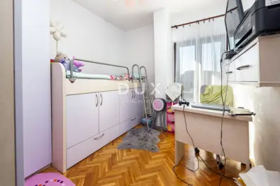 Kuća 375 m², Rovinj - pogled na more i 3 stambene jedinice - 14
