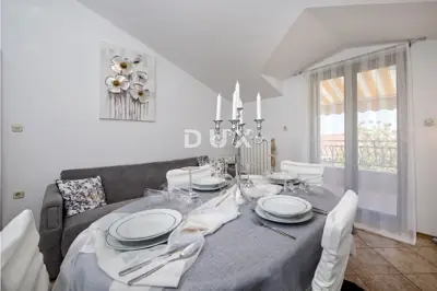 Kuća 375 m², Rovinj - pogled na more i 3 stambene jedinice - 19