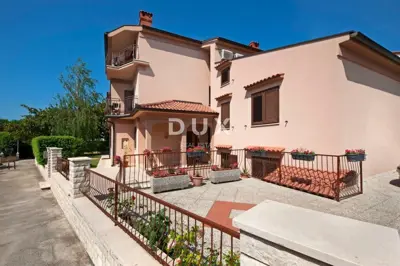 Kuća 375 m², Rovinj - pogled na more i 3 stambene jedinice - 4