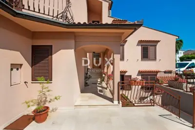 Kuća 375 m², Rovinj - pogled na more i 3 stambene jedinice - 3