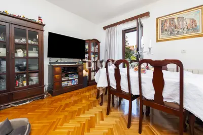 Kuća 375 m², Rovinj - pogled na more i 3 stambene jedinice - 10