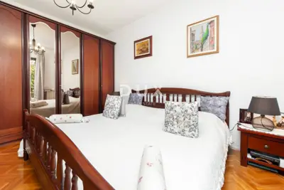 Kuća 375 m², Rovinj - pogled na more i 3 stambene jedinice - 12