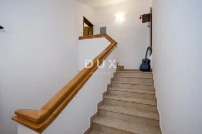 Kuća 375 m², Rovinj - pogled na more i 3 stambene jedinice - 16