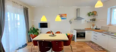 Prodaja velike kuće sa bazenom i zasebnim apartmanima, Bale! - 12