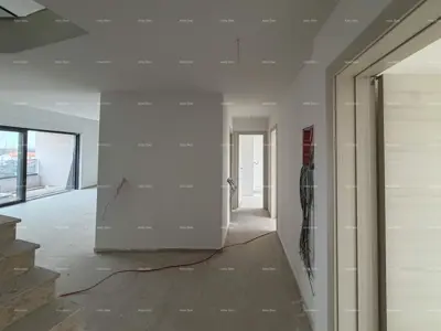 Two-level apartment 93 m², Valbandon, 1 km from the beach - 9