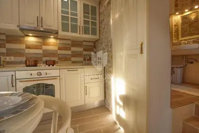 House 35 m², Motovun - panoramic views - 10