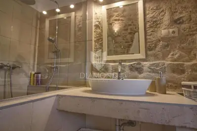 House 35 m², Motovun - panoramic views - 8